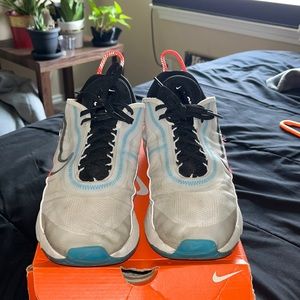 Air max 2090. Mens 12